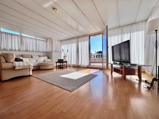 4 Zimmer Villa zu verkaufen in La Zenia, Orihuela mit Pool - 690.000 € (Ref: 9683562)