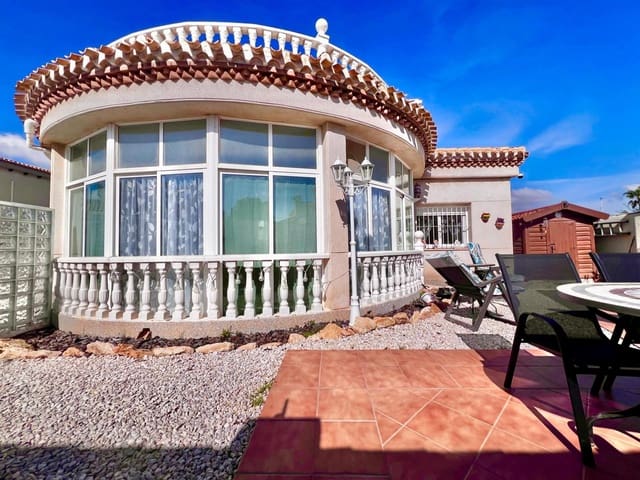 4 Zimmer Villa zu verkaufen in La Zenia, Orihuela mit Pool - 690.000 € (Ref: 9683562)