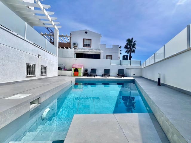 5 soveværelse Villa til salg i Las Filipinas med swimmingpool - € 499.000 (Ref: 9702127)