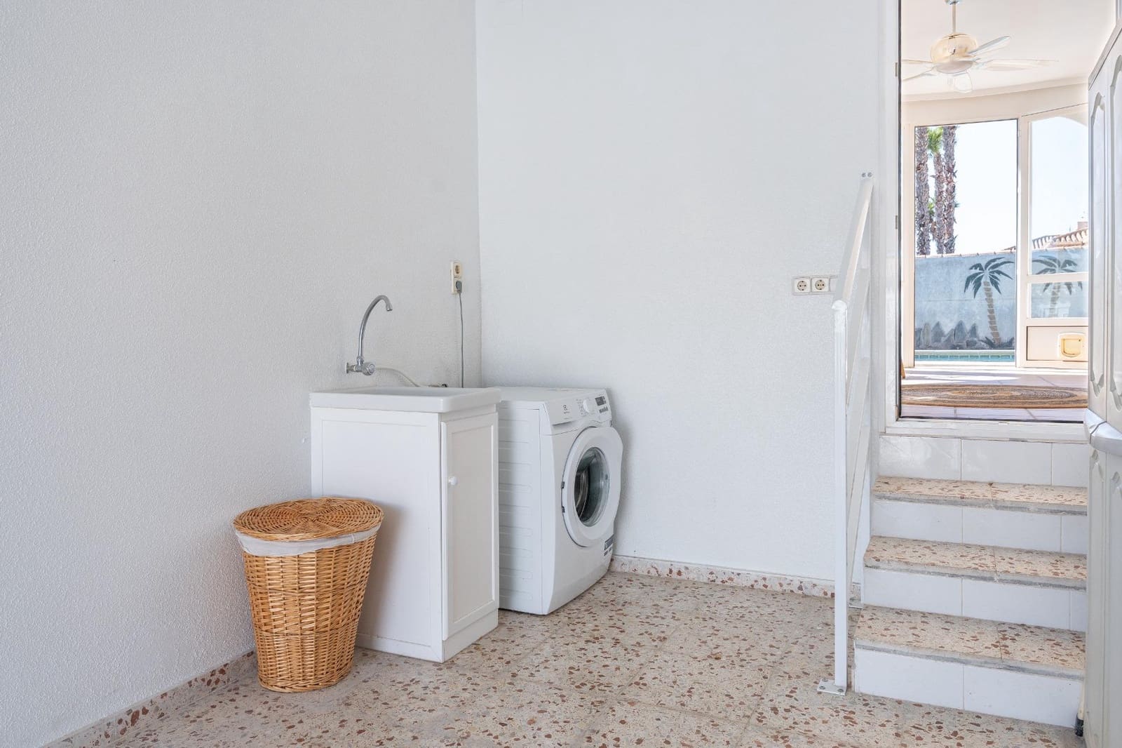 3 soveværelse Villa til salg i Playa Flamenca med swimmingpool garage - € 585.000 (Ref: 9702130)