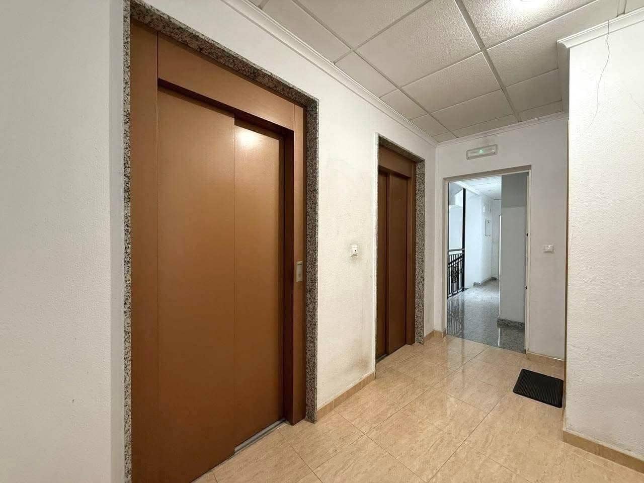 Apartamento de 1 habitación en Torrevieja en venta - 129.900 € (Ref: 9712201)