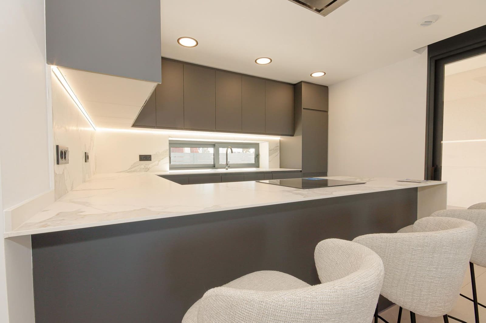 3 slaapkamer Villa te koop in Aguas Nuevas met zwembad garage - € 595.000 (Ref: 9712204)