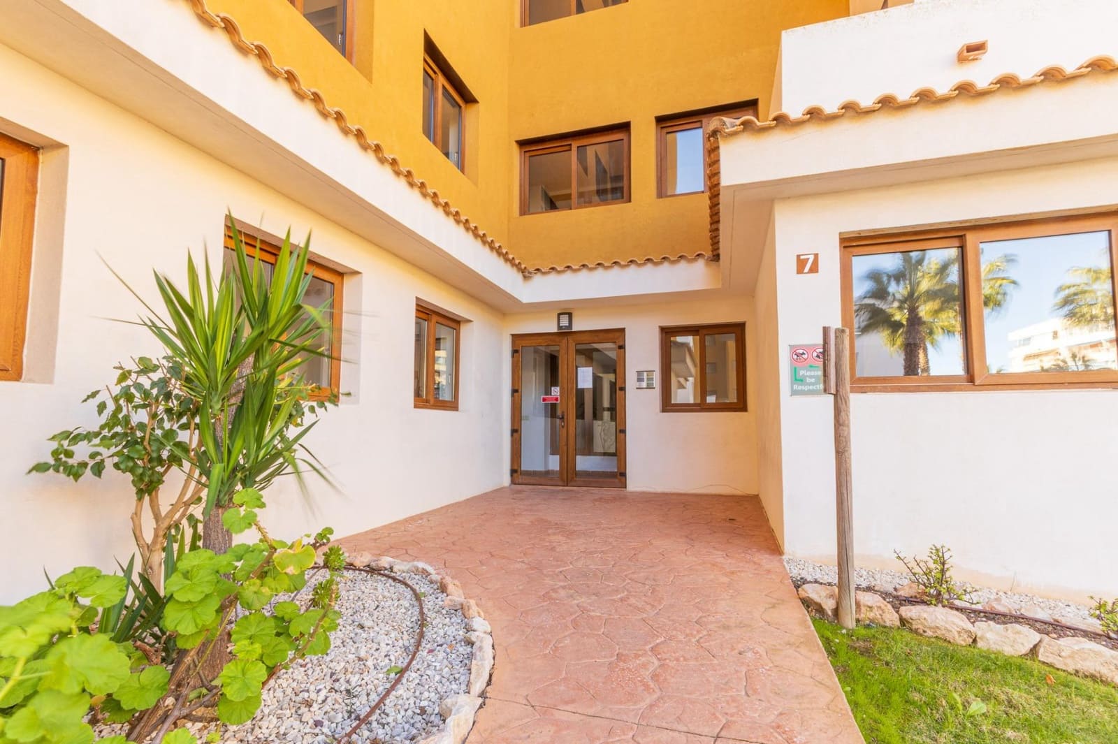 2 bedroom Apartment for sale in Punta Prima with pool garage - € 260,000 (Ref: 9720204)