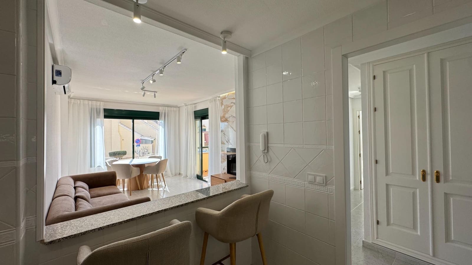 2 soveværelse Lejlighed til salg i Orihuela Costa med swimmingpool - € 249.000 (Ref: 9729369)