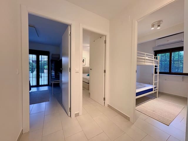 Adosado de 4 habitaciones en Cabo Roig, Orihuela en venta con piscina - 390.000 € (Ref: 9729370)