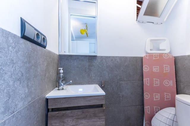 Apartamento de 1 habitación en Centro, Torrevieja en venta con piscina - 128.500 € (Ref: 9729372)