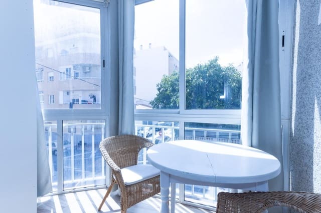 Apartamento de 1 habitación en Centro, Torrevieja en venta con piscina - 128.500 € (Ref: 9729372)