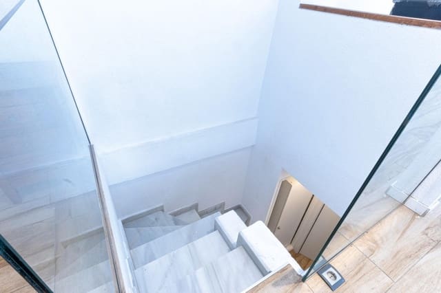 Apartamento de 1 habitación en Centro, Torrevieja en venta con piscina - 128.500 € (Ref: 9729372)