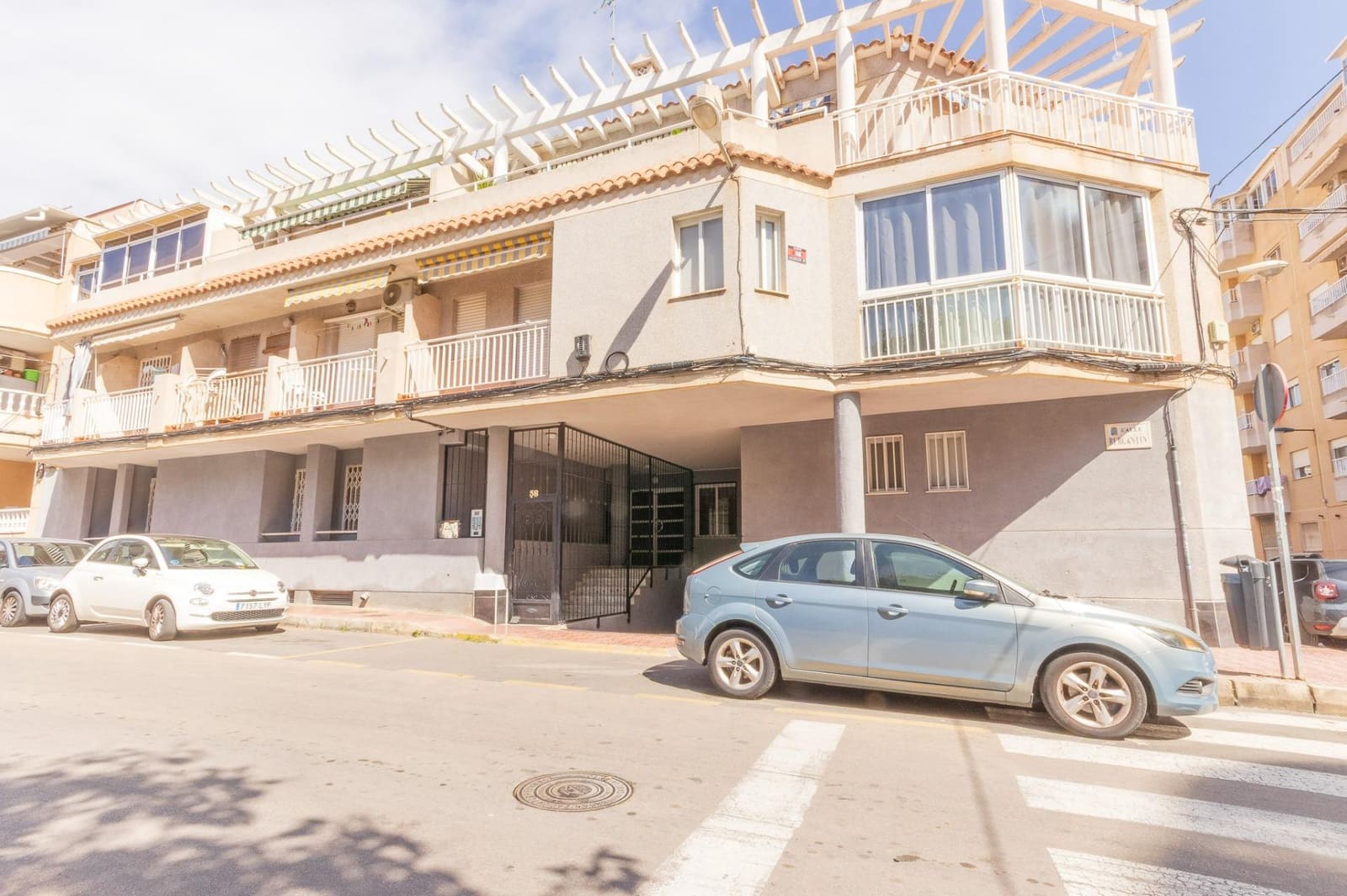 Apartamento de 1 habitación en Torrevieja en venta con piscina - 128.500 € (Ref: 9729372)