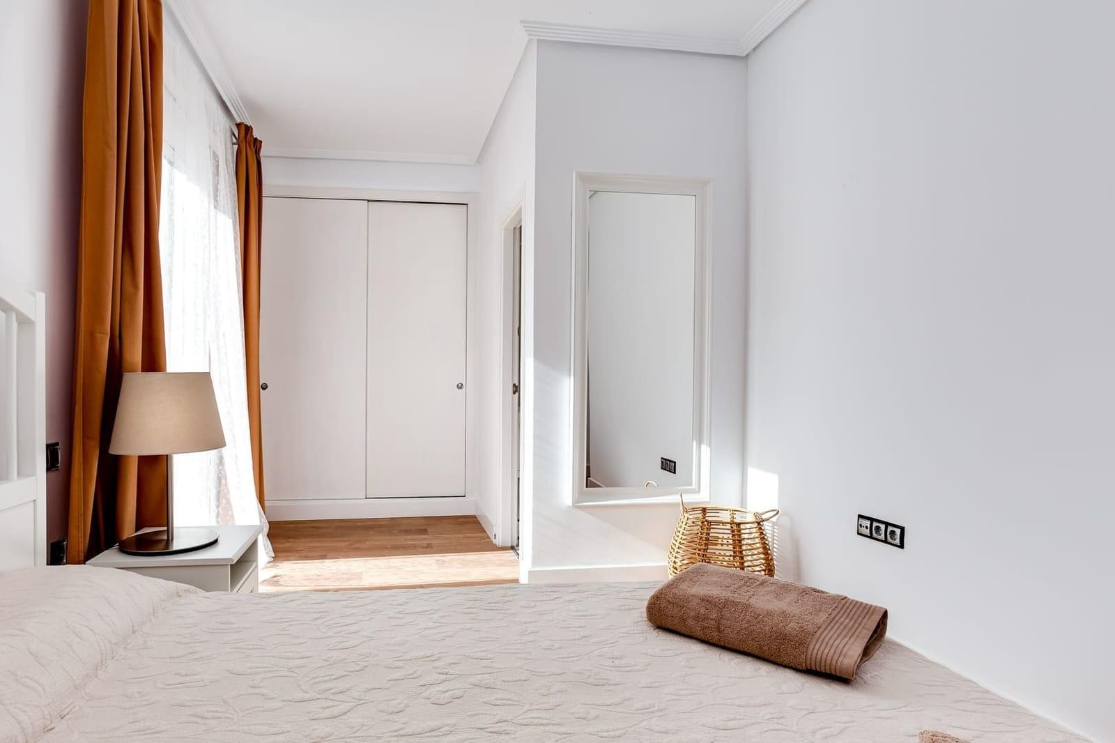 3 bedroom Apartment for holiday rental in Torrevieja with garage - € 595 (Ref: 9730277)