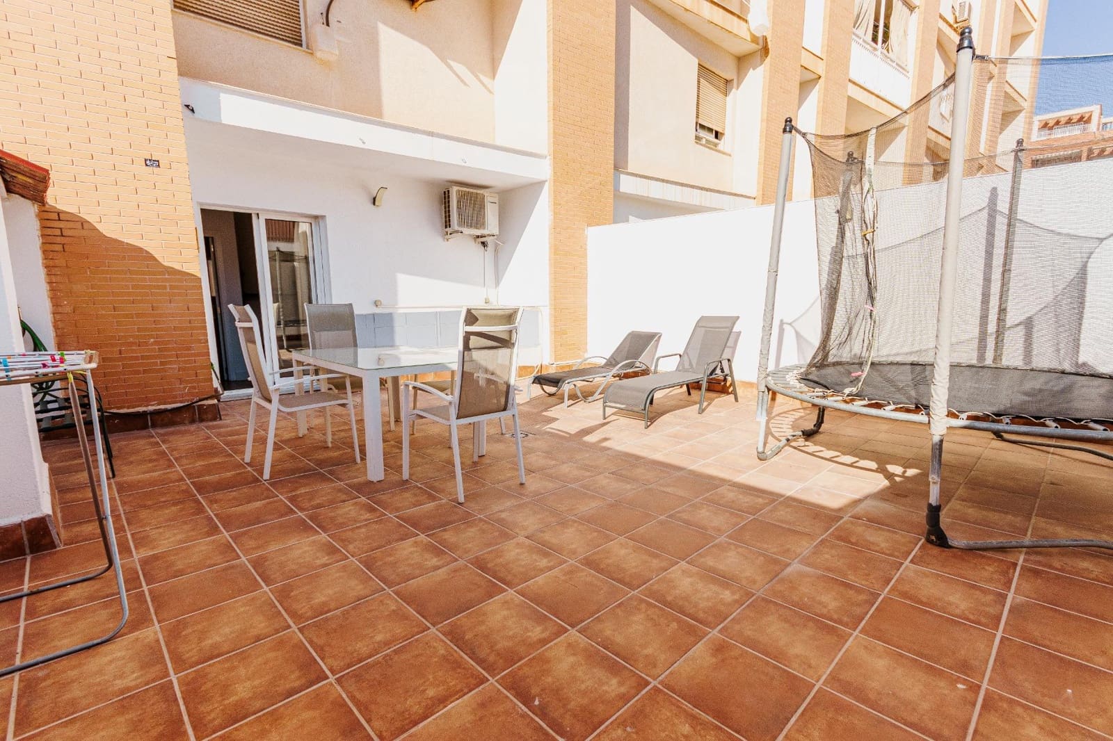 3 bedroom Apartment for holiday rental in Torrevieja with garage - € 595 (Ref: 9730277)