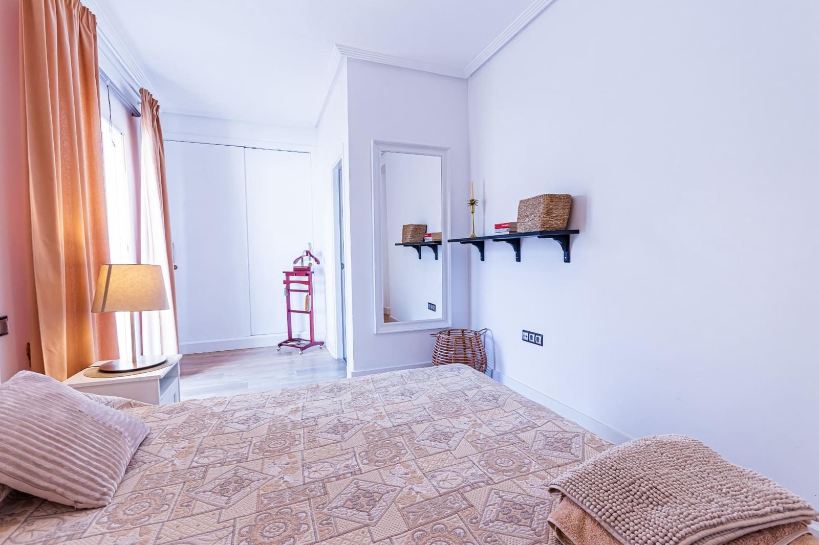 3 bedroom Apartment for holiday rental in Torrevieja with garage - € 595 (Ref: 9730277)