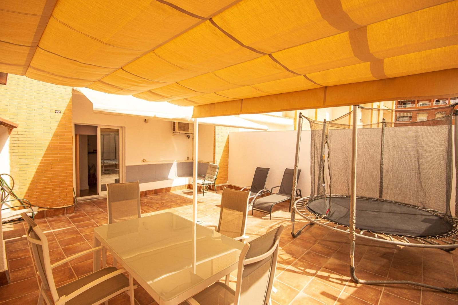 3 bedroom Apartment for holiday rental in Torrevieja with garage - € 595 (Ref: 9730277)