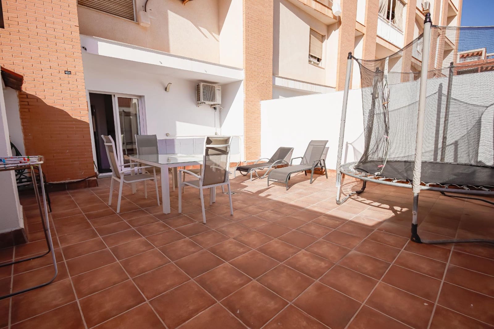 3 bedroom Apartment for holiday rental in Torrevieja with garage - € 595 (Ref: 9730277)