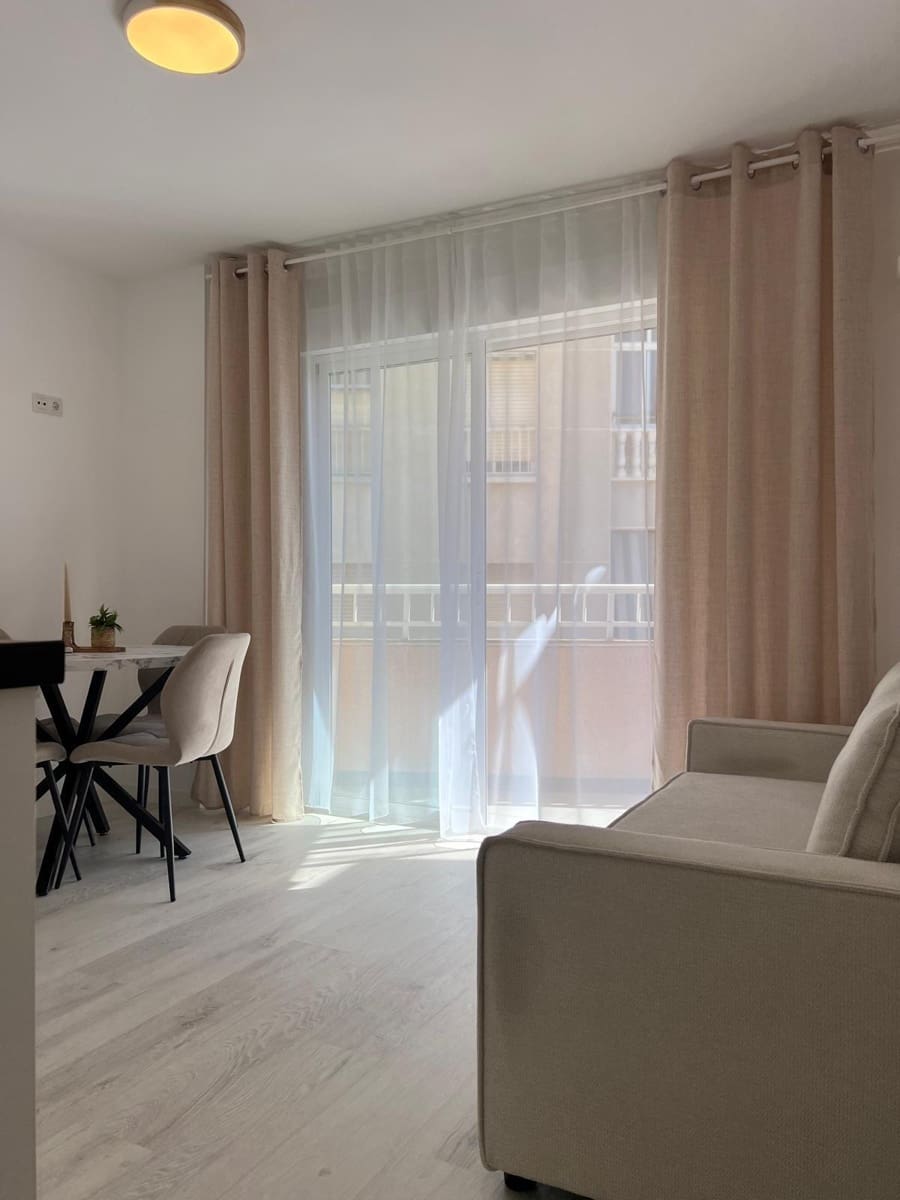 Apartamento de 1 habitación en Torrevieja en venta - 131.500 € (Ref: 9730280)