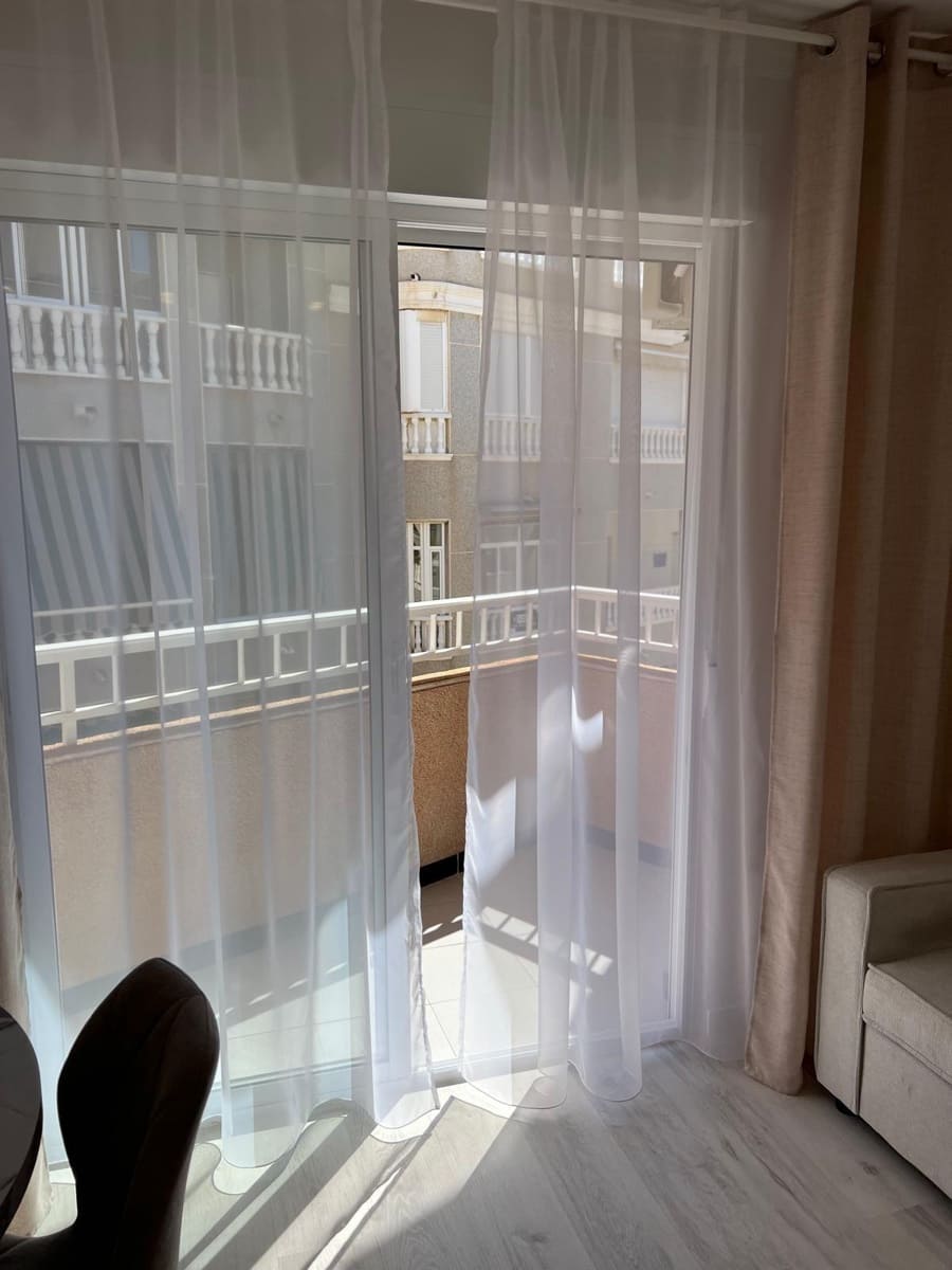 Apartamento de 1 habitación en Torrevieja en venta - 131.500 € (Ref: 9730280)