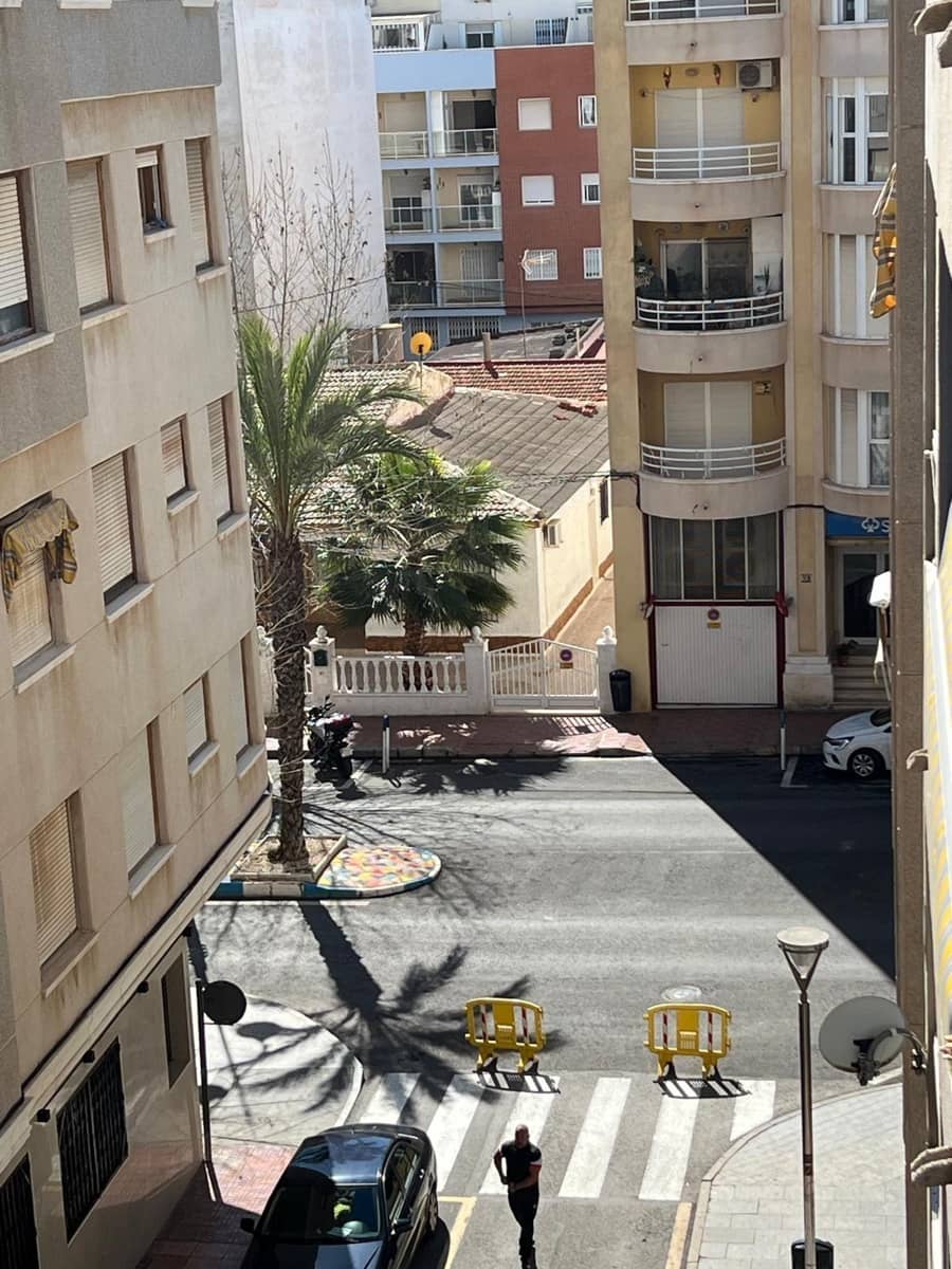Apartamento de 1 habitación en Torrevieja en venta - 131.500 € (Ref: 9730280)