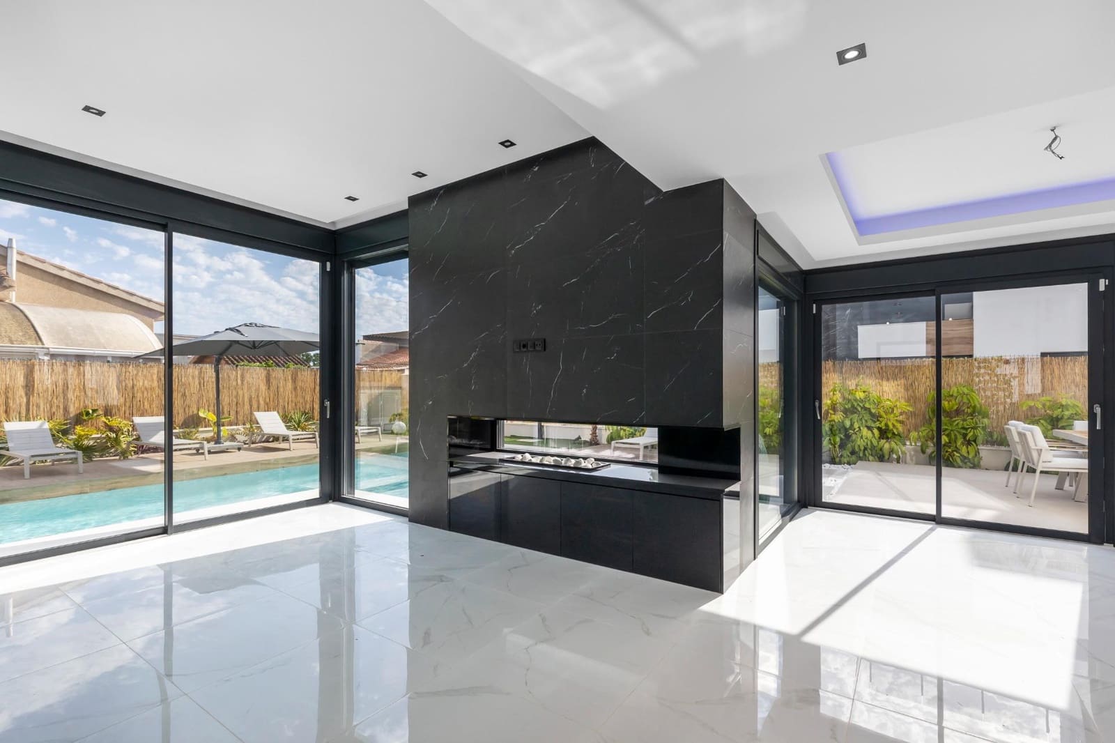 3 soverom Villa til salgs i Torrevieja med svømmebasseng - € 639 000 (Ref: 9744176)