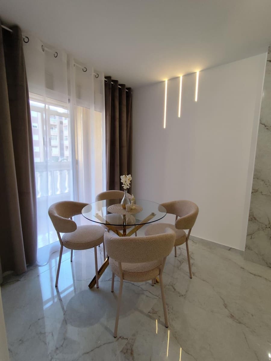 2 chambre Appartement à vendre à Torrevieja avec piscine - 180 000 € (Ref: 9755947)