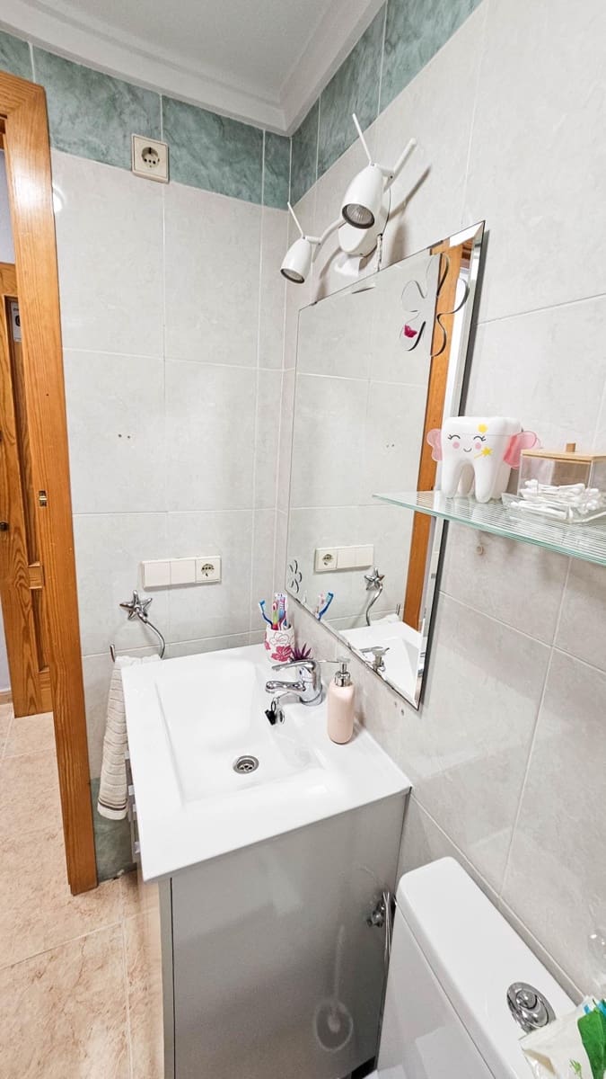 2 soveværelse Lejlighed til salg i Torrevieja med swimmingpool - € 119.000 (Ref: 9755951)