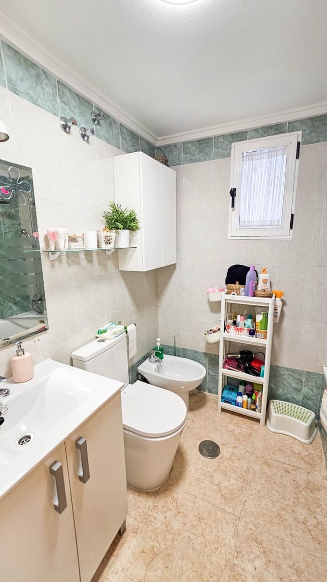 2 soveværelse Lejlighed til salg i Torrevieja med swimmingpool - € 119.000 (Ref: 9755951)