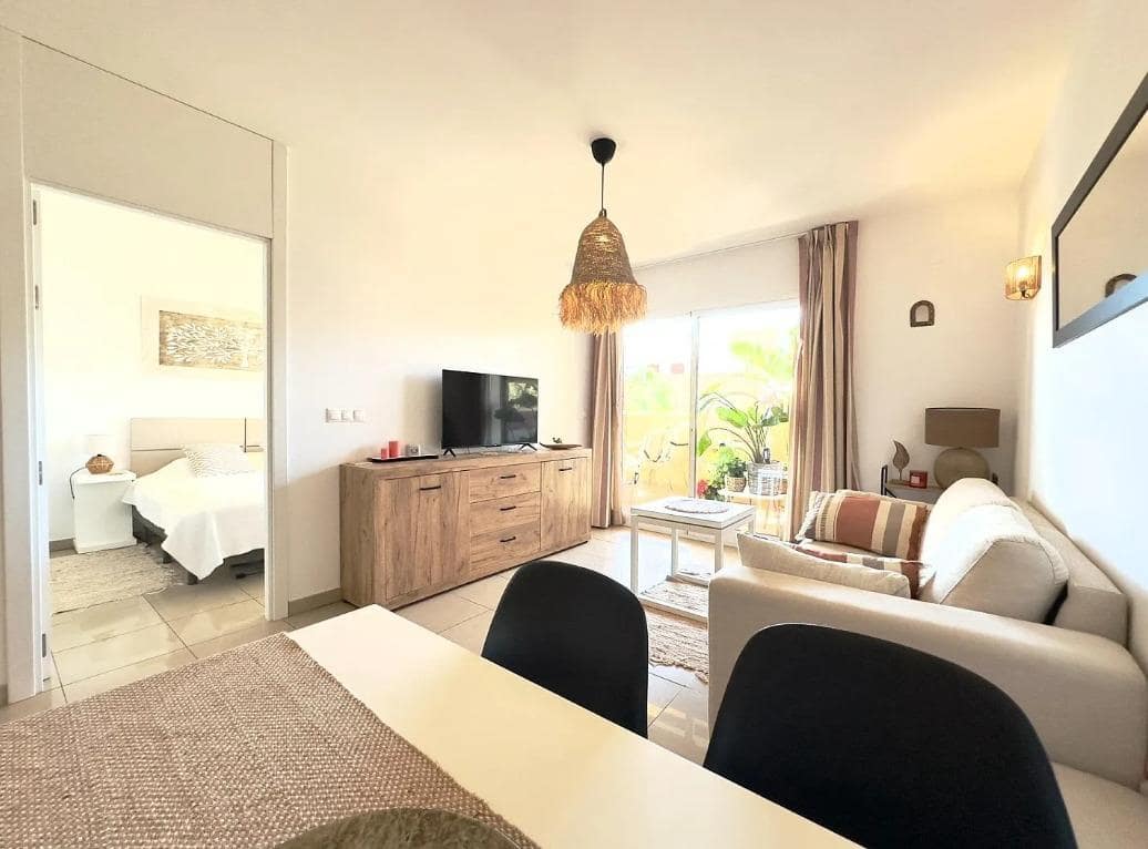 Apartamento de 2 habitaciones en Playa Flamenca en venta con piscina - 239.000 € (Ref: 9762160)