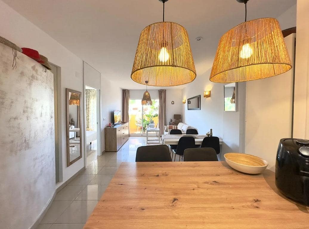 Apartamento de 2 habitaciones en Playa Flamenca en venta con piscina - 239.000 € (Ref: 9762160)