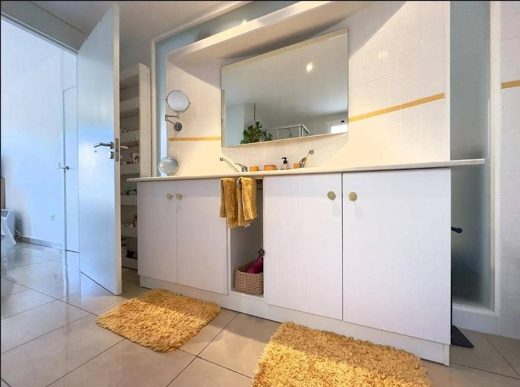 Apartamento de 2 habitaciones en Playa Flamenca en venta con piscina - 239.000 € (Ref: 9762160)