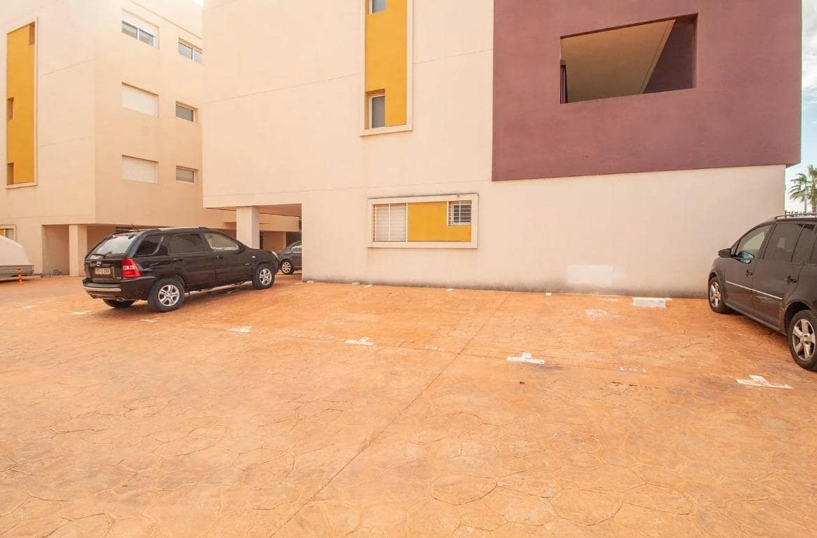 Apartamento de 2 habitaciones en Playa Flamenca en venta con piscina - 239.000 € (Ref: 9762160)