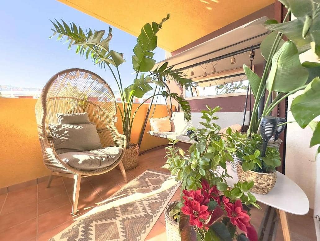 Apartamento de 2 habitaciones en Playa Flamenca en venta con piscina - 239.000 € (Ref: 9762160)