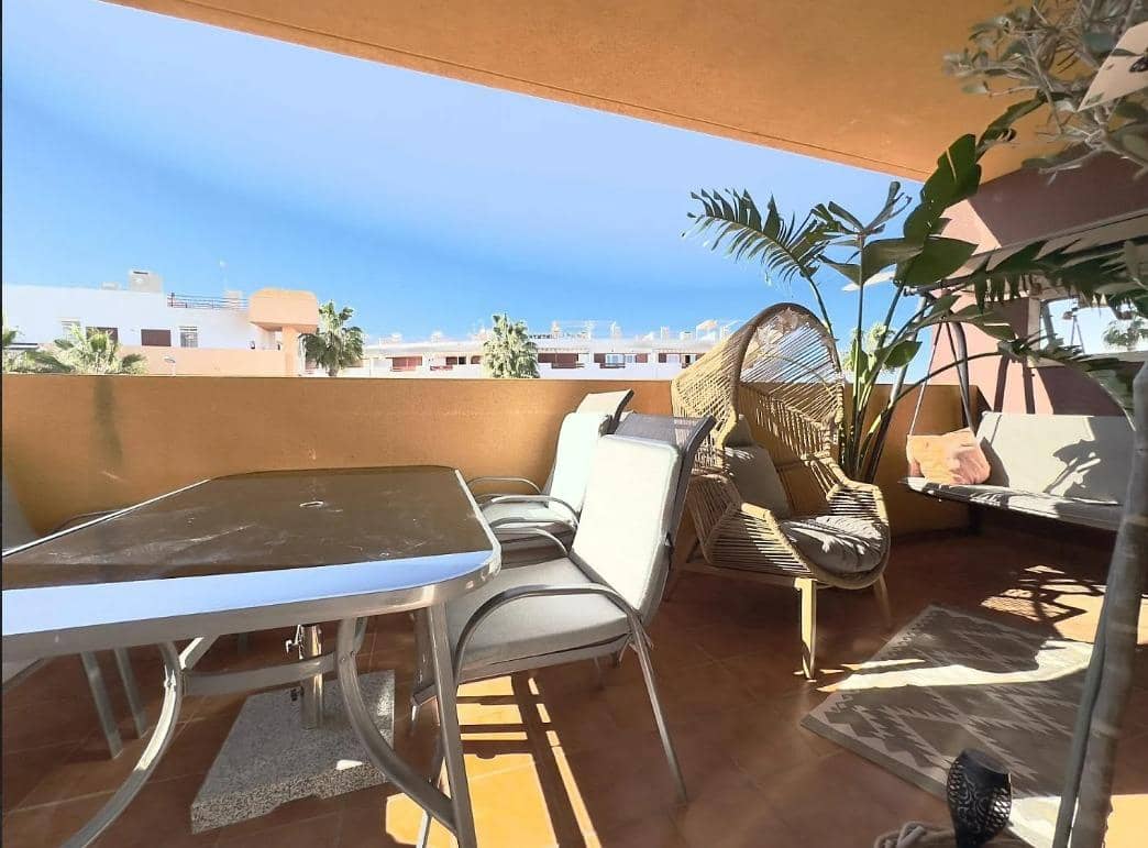 Apartamento de 2 habitaciones en Playa Flamenca en venta con piscina - 239.000 € (Ref: 9762160)