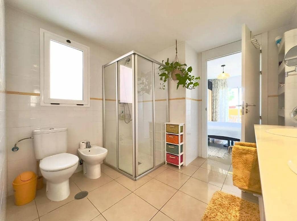 Apartamento de 2 habitaciones en Playa Flamenca en venta con piscina - 239.000 € (Ref: 9762160)