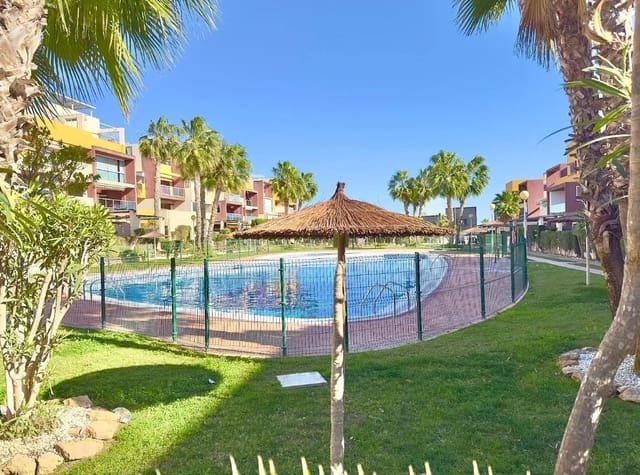 Apartamento de 2 habitaciones en Playa Flamenca, Orihuela en venta con piscina - 239.000 € (Ref: 9762160)