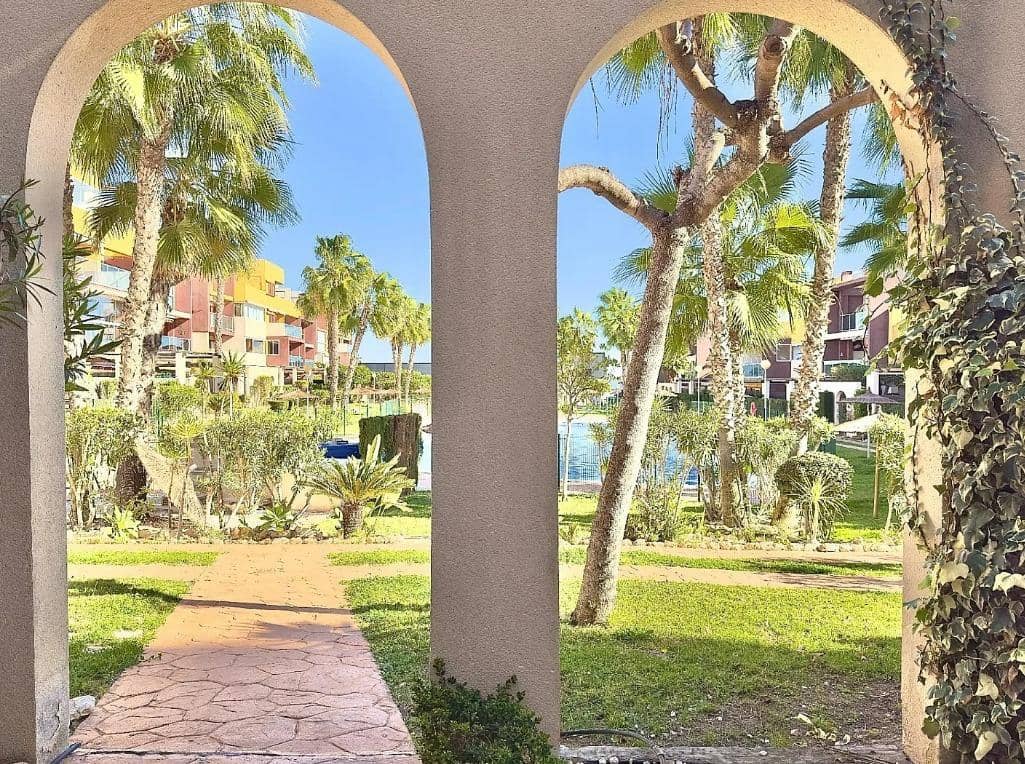 Apartamento de 2 habitaciones en Playa Flamenca en venta con piscina - 239.000 € (Ref: 9762160)