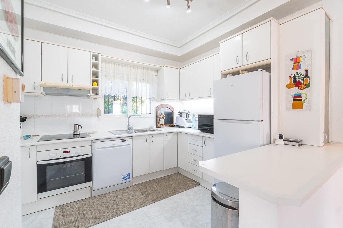 3 soveværelse Villa til salg i La Zenia med swimmingpool garage - € 640.000 (Ref: 9762165)