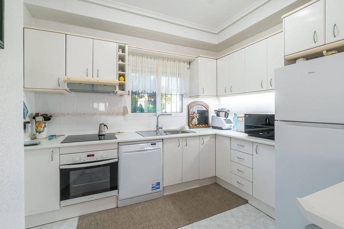 3 soveværelse Villa til salg i La Zenia med swimmingpool garage - € 640.000 (Ref: 9762165)