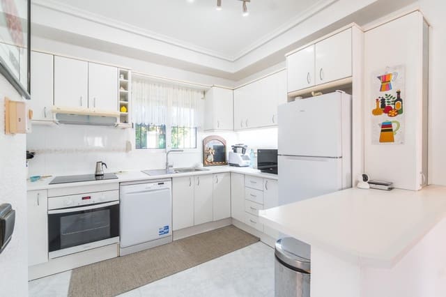 3 soveværelse Villa til salg i La Zenia, Orihuela med swimmingpool garage - € 640.000 (Ref: 9762165)