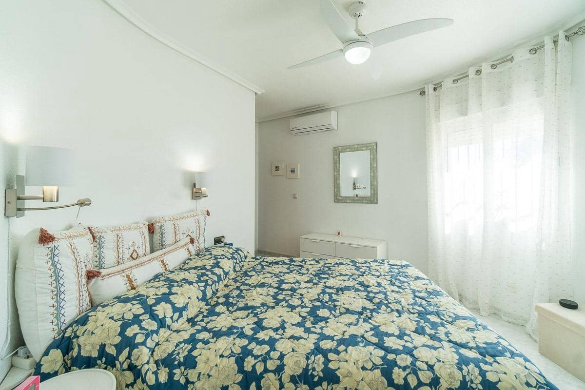 3 soveværelse Villa til salg i La Zenia med swimmingpool garage - € 640.000 (Ref: 9762165)