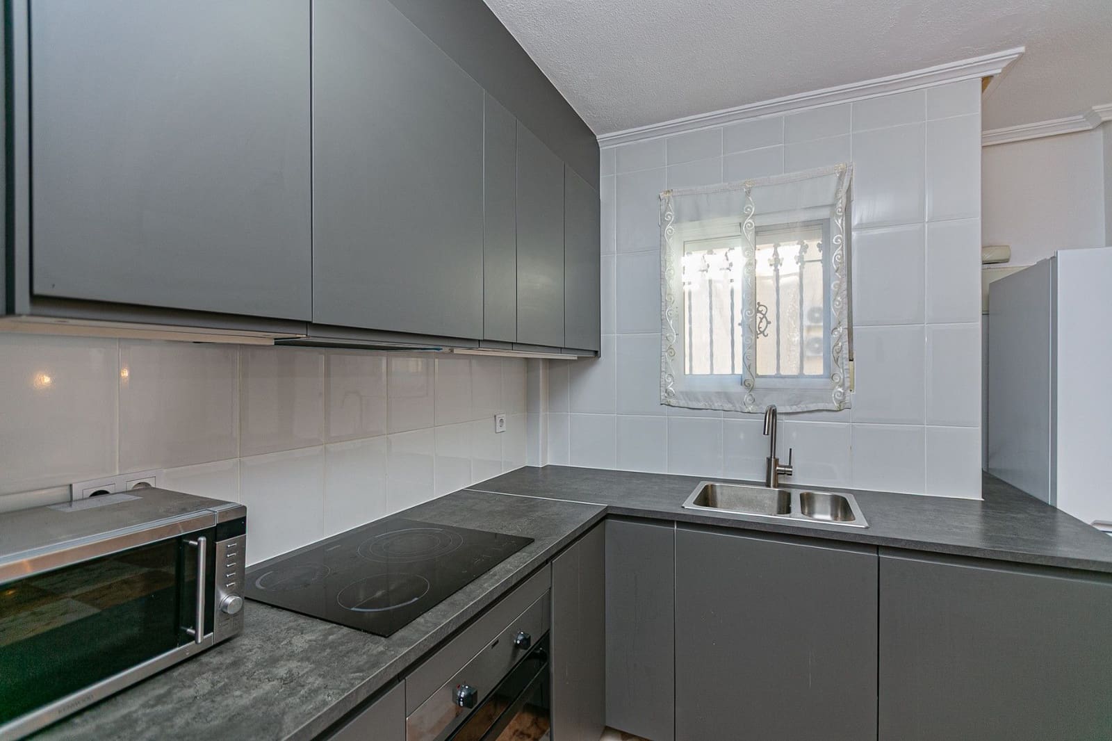 3 slaapkamer Flat te koop in Playa Flamenca met zwembad - € 224.500 (Ref: 9765153)