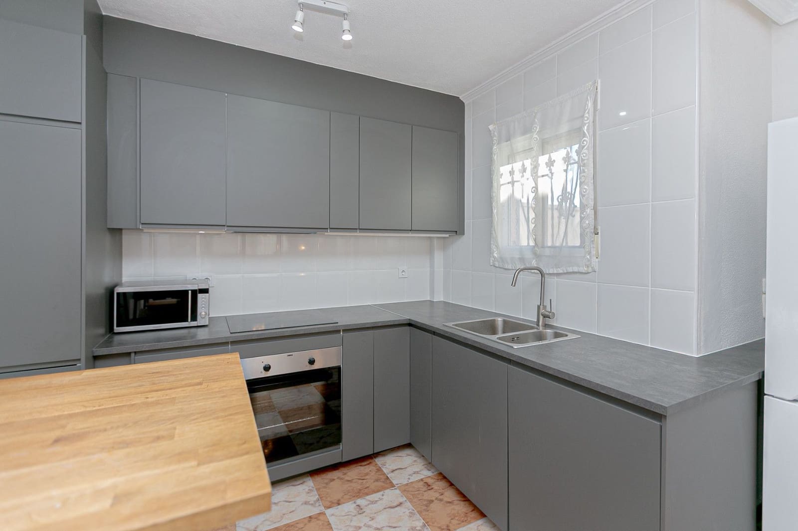 3 slaapkamer Flat te koop in Playa Flamenca met zwembad - € 224.500 (Ref: 9765153)