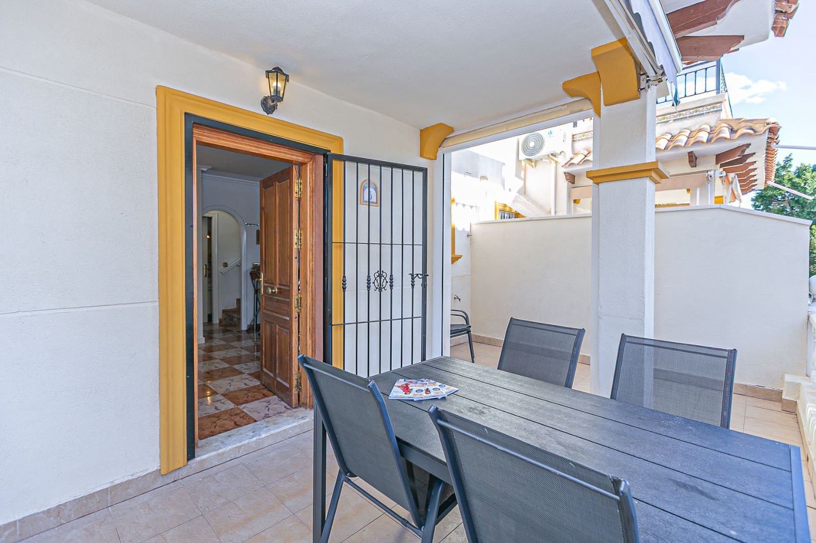 3 slaapkamer Flat te koop in Playa Flamenca met zwembad - € 224.500 (Ref: 9765153)