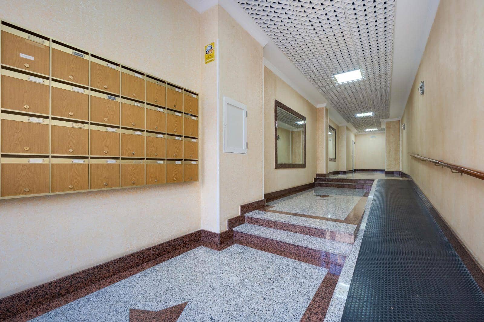 3 soveværelse Lejlighed til salg i Torrevieja med garage - € 171.969 (Ref: 9765161)