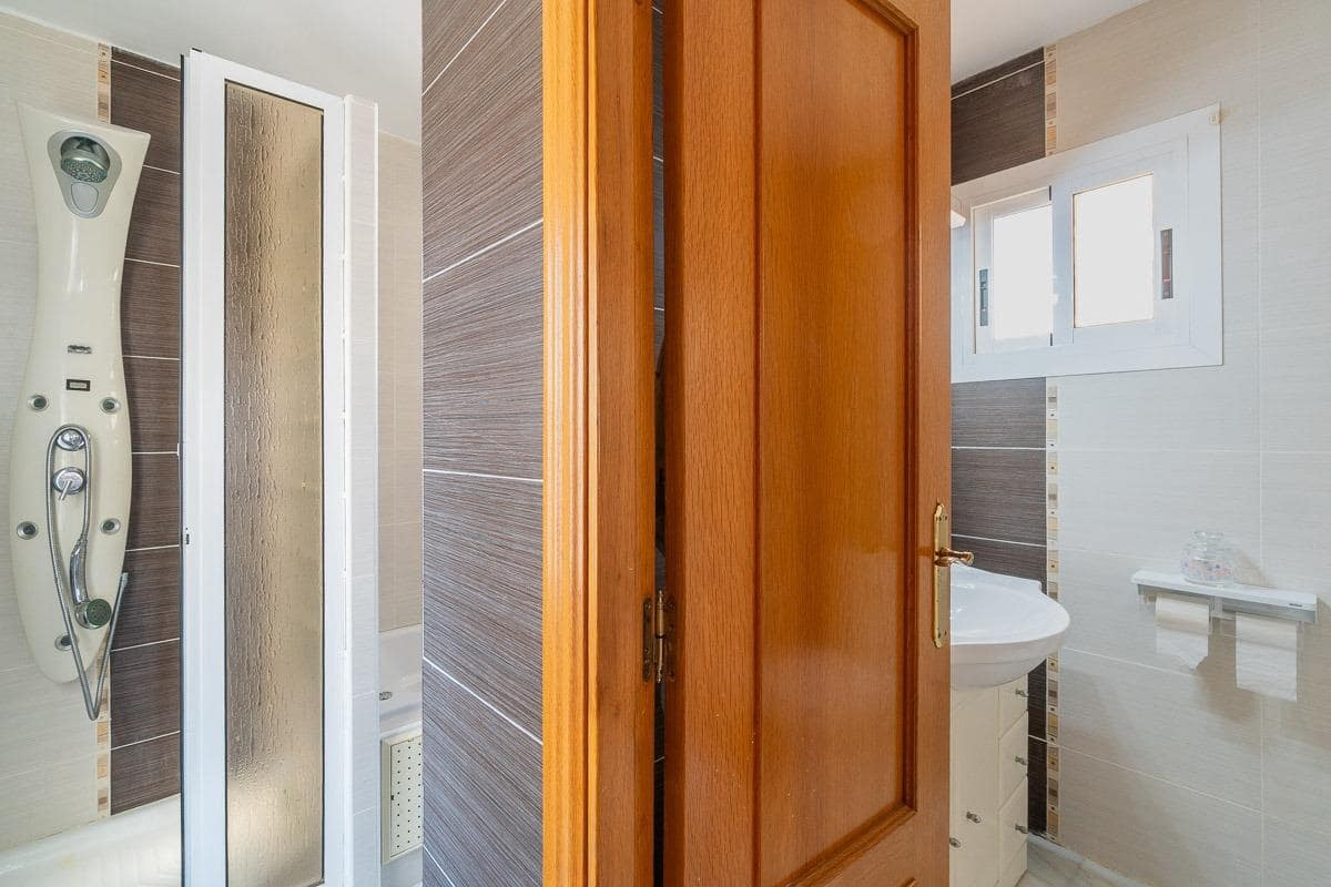 Chalet de 4 habitaciones en La Mata en venta con piscina garaje - 859.000 € (Ref: 9780773)