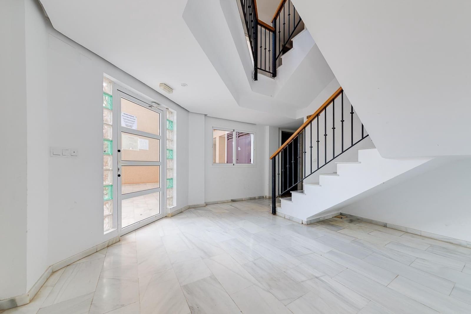 2 chambre Appartement à vendre à Orihuela Costa avec piscine garage - 210 000 € (Ref: 9787019)