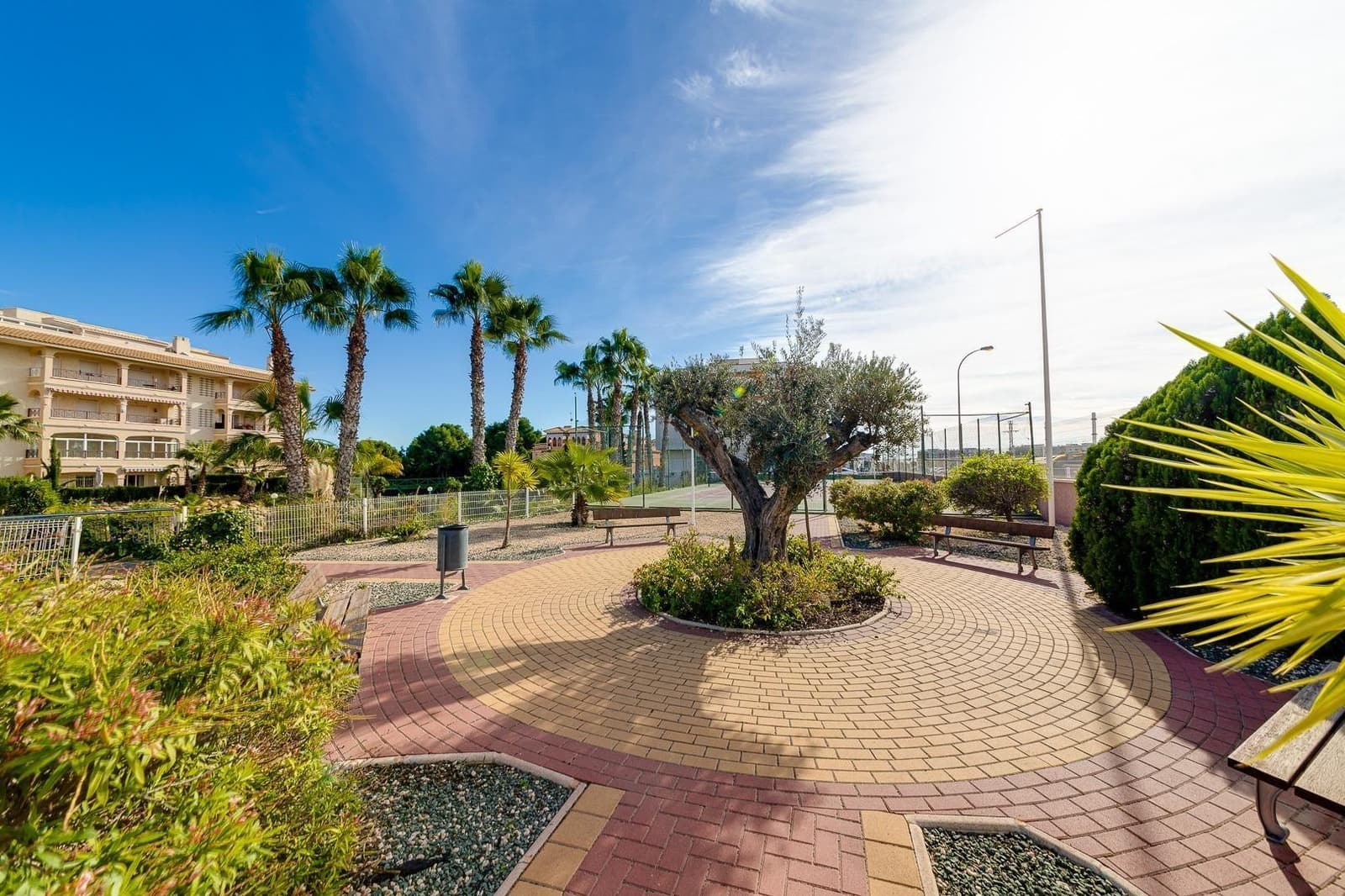 2 chambre Appartement à vendre à Orihuela Costa avec piscine garage - 210 000 € (Ref: 9787019)