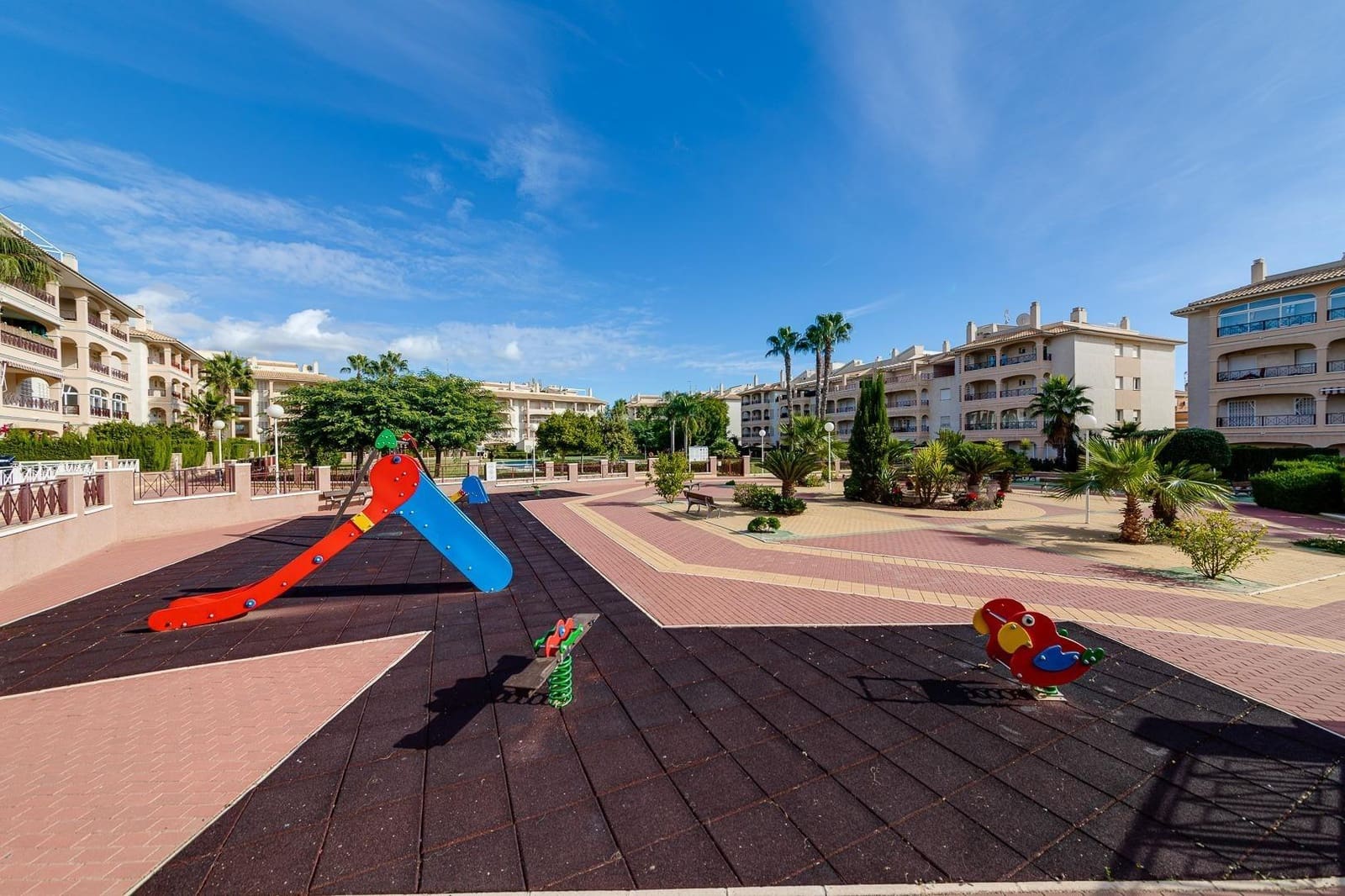 2 chambre Appartement à vendre à Orihuela Costa avec piscine garage - 210 000 € (Ref: 9787019)