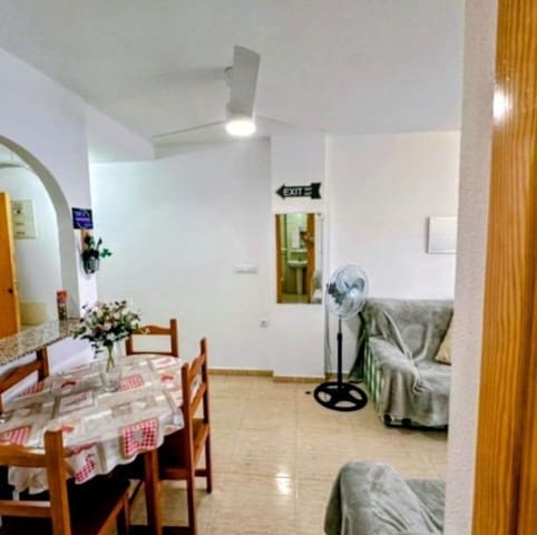 2 Zimmer Apartment zu verkaufen in Centro, Torrevieja mit Pool - 112.000 € (Ref: 9797341)