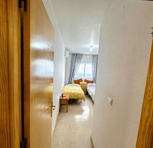 2 Zimmer Apartment zu verkaufen in Centro, Torrevieja mit Pool - 112.000 € (Ref: 9797341)