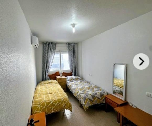 2 Zimmer Apartment zu verkaufen in Centro, Torrevieja mit Pool - 112.000 € (Ref: 9797341)