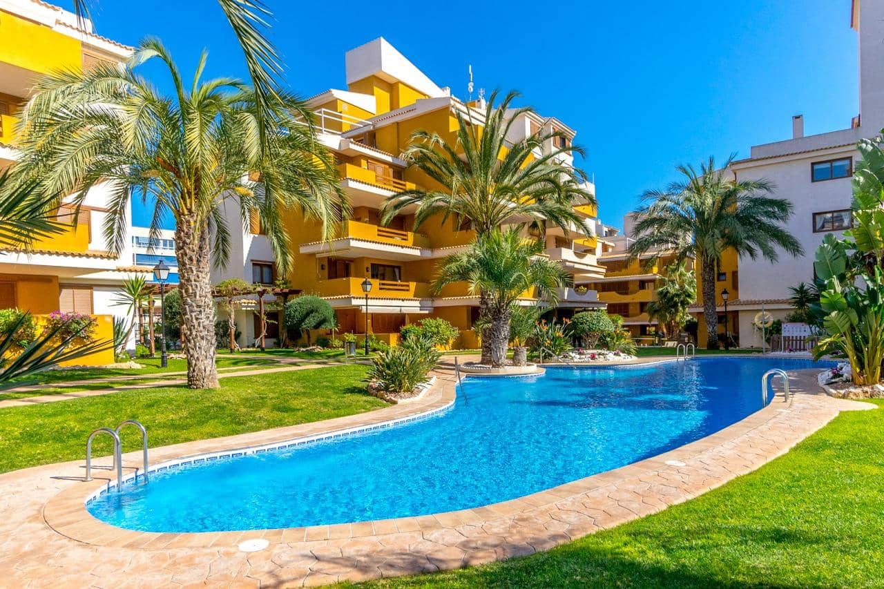 2 quarto Apartamento para venda em Punta Prima com piscina - 345 000 € (Ref: 9797342)